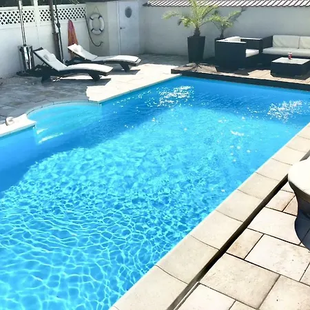 Dom Z Basenem I Duzym Ogrodem Idealny Na Imprezy Villa Zuromin