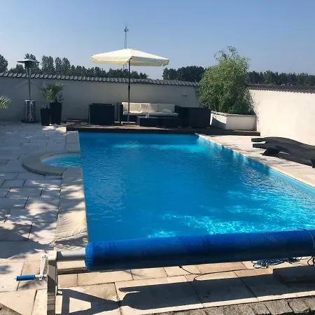 Dom Z Basenem I Duzym Ogrodem Idealny Na Imprezy Villa Zuromin